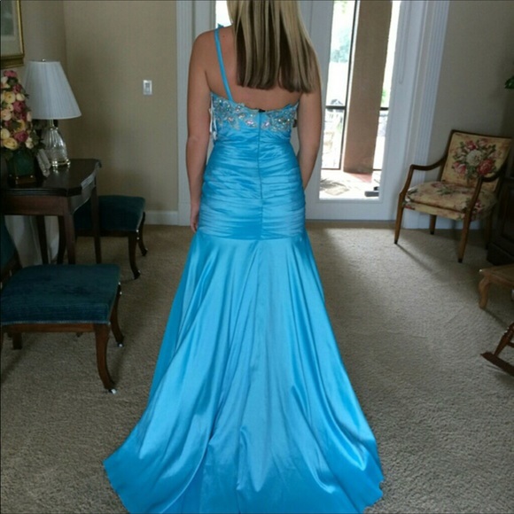 Tony Bowls Prom/Pageant dress - Picture 3 of 4